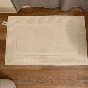 Brand new bath mat!